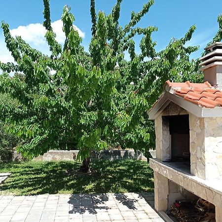 Studio Apartment With Balcony Trogir Exteriör bild