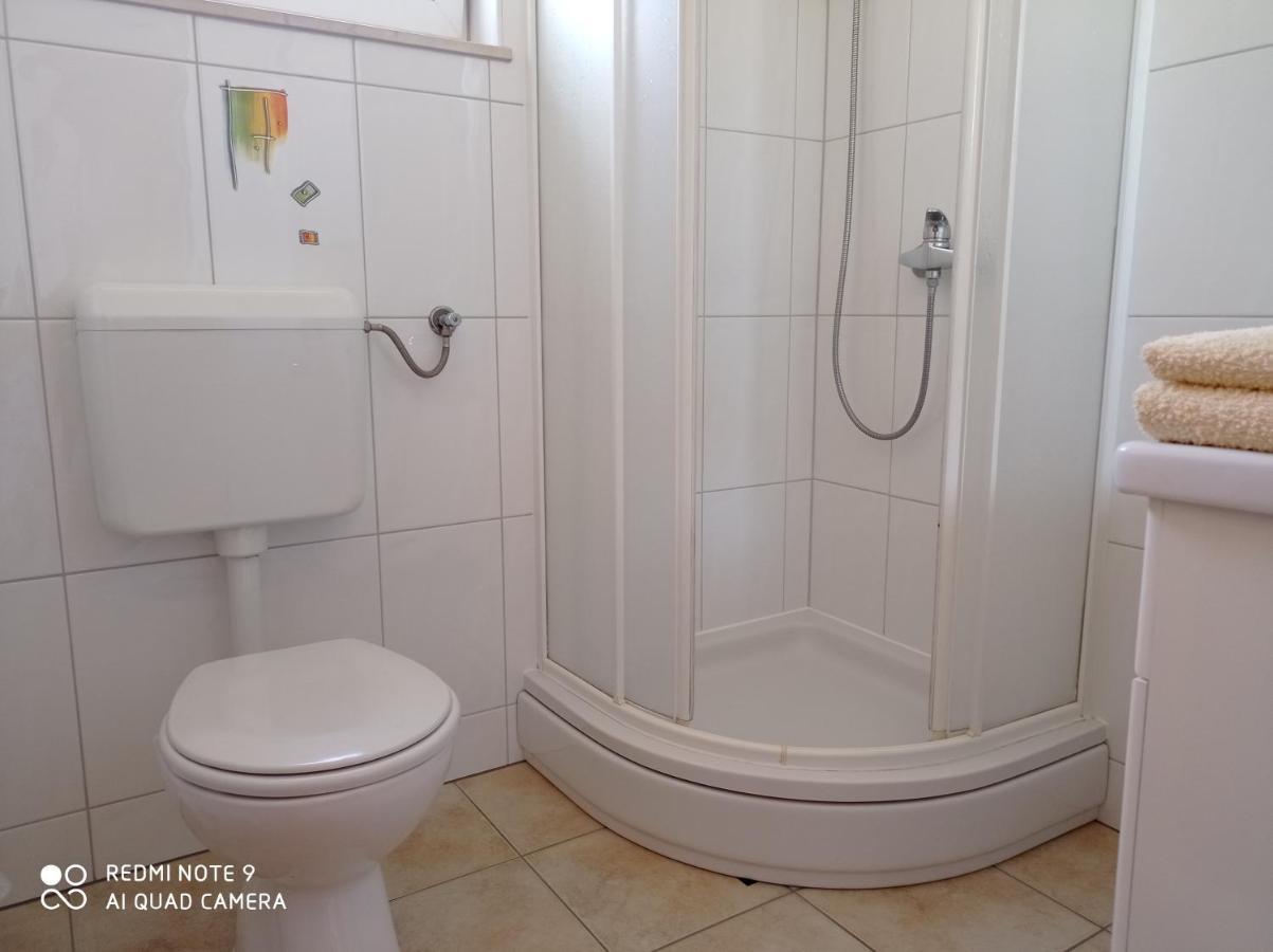 Studio Apartment With Balcony Trogir Exteriör bild
